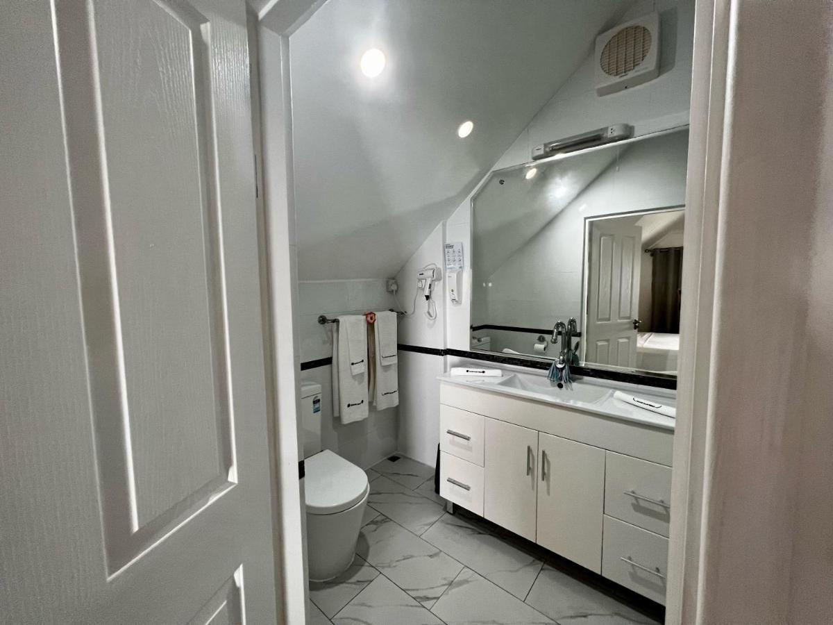 Treasure Island Retreat *